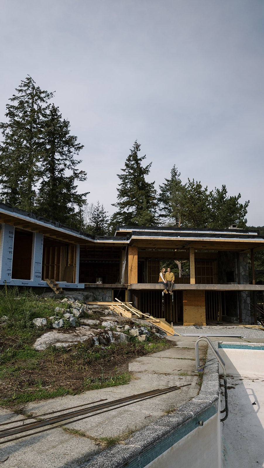 Instagram post by @jennaphipps for USA TODAY. Caption reads: [...] to date 😬! And, don't forget to enter....