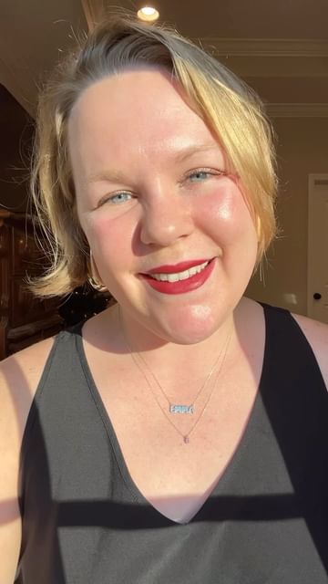 Instagram post by @theeverydayem for GelinDiamond. Caption reads: comment GOLD to shop

and use code EMMA to get 15%....