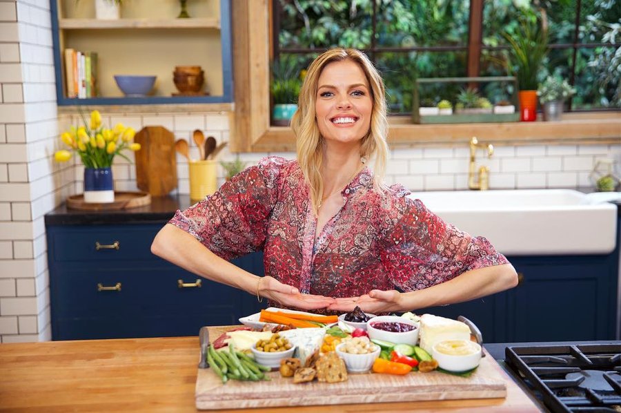 Instagram post by @brooklyndecker for Splenda. Caption reads: [...] want to look like a culinary genius?....