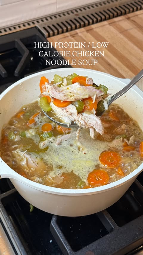 Instagram post by @macro_habits for Banza. Caption reads: 🍲 High-Protein / Low Calorie Chicken Noodle Soup....