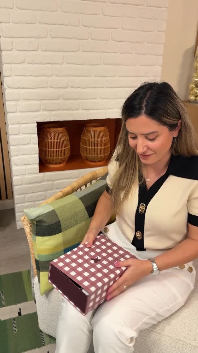 Instagram post by @elenaa_nyc for Olive & June. Caption reads: 💅New nails, new mood! Let’s shine, babes! 💖.