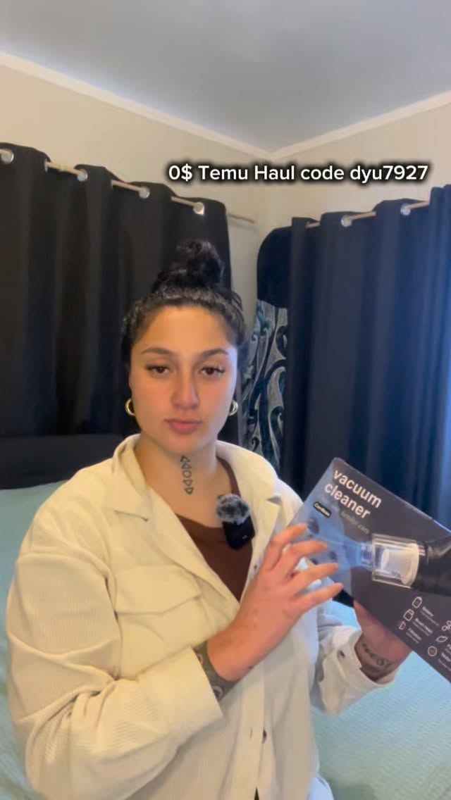 Instagram post by @jah.cuzzy for Temu. Caption reads: [...] 0$ GIFTS 💖Search [dyu7927] on temu search....