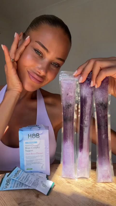 Instagram post by @iza_szyszko for Holland & Barrett. Caption reads: Hydration ice pops for hot summer days with....