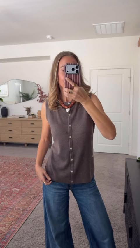 Instagram post by @jaclyndeleonstyle for Arachcloz. Caption reads: [...] link #amazonfashion #amazonfinds #ad....
