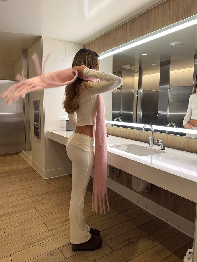 Instagram post by @emmasevilles for Elite Eleven Sporting. Caption reads: pinkmas came early ❄️🎀⛸️ 

@eliteelevensporting....