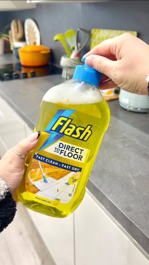 Instagram post by an influencer for Joy of Clean. Caption reads: Time for a ✨NEWBIE✨ here is the new Flash Direct....