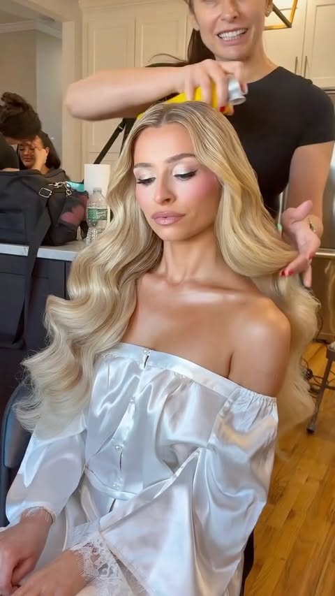 Instagram post by @senadakxo for BELLAMI Hair®. Caption reads: [...] Makeup @glamourbydrita Extensions....