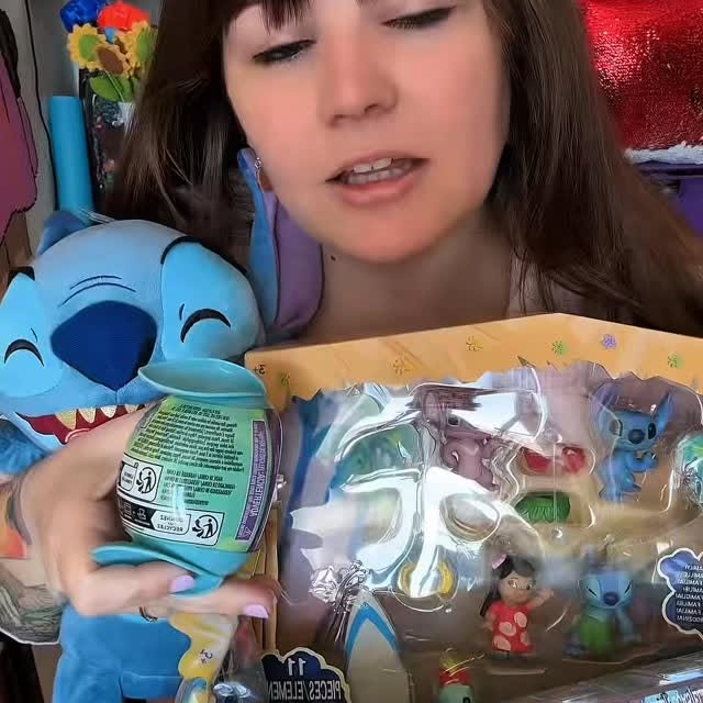 Instagram post by @brillodegemma for Just Play. Caption reads: #AD ¡Unboxing sorpresa de....