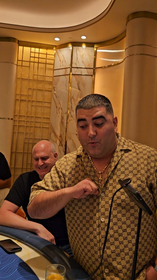 Instagram post by @ng_slot for The Venetian Las Vegas. Caption reads: Craziest Black Jack Hand 🫣 #vegas #trending #omg....