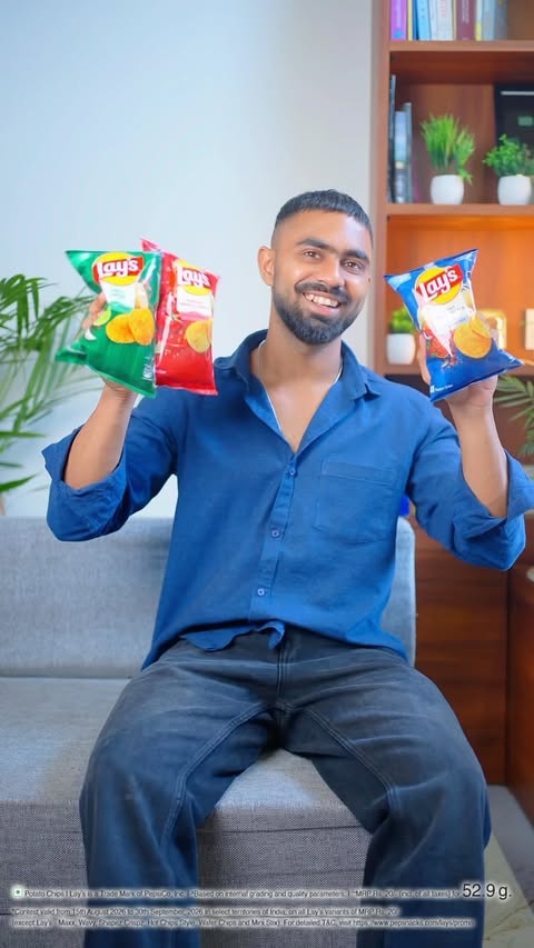 Instagram post by @the._fitleo_7 for Lay's. Caption reads: [...] a pack, open it up and participate! ✨ #Lays....