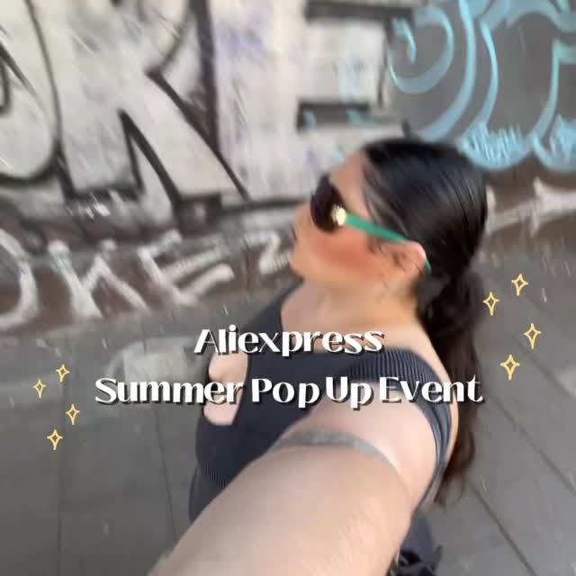 Instagram post by @carolinaleoa for AliExpress. Caption reads: Aliexpress invited me to come over at their pop....