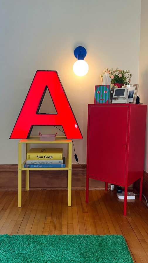 Instagram post by @anabel.delzer for The Poplight. Caption reads: @thepoplight and i are like this 🤞🏼
#ad....