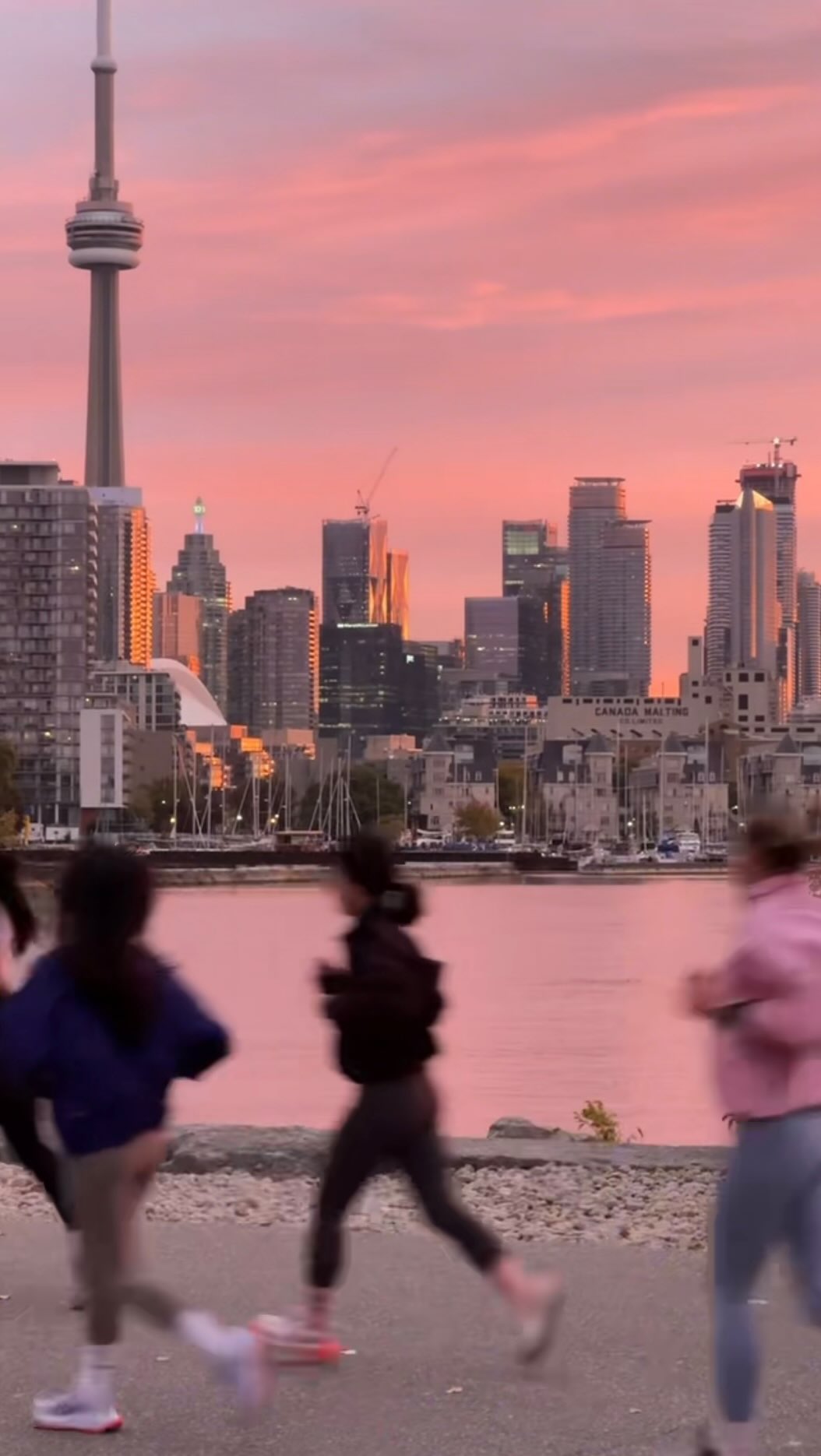 Instagram post by @girlsrunthe6ix for Sport Chek. Caption reads: 6am wake ups are better with the girls &....