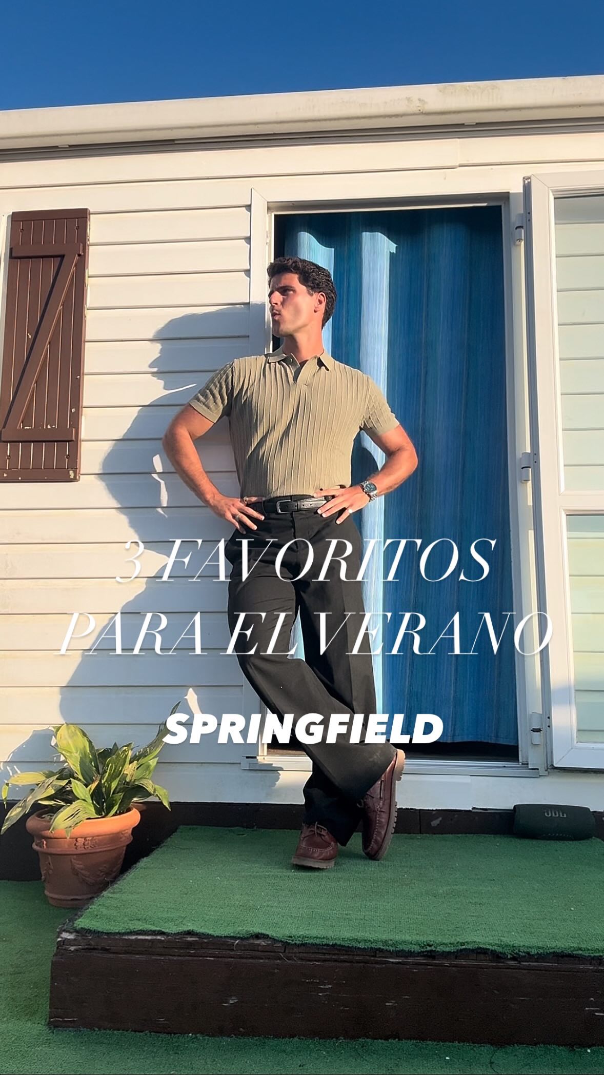 Instagram post by @juangp10 for SPRINGFIELD. Caption reads: Cuál os gusta más? 🌞👕 @springfieldofficial....