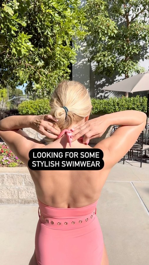 Instagram post by @elizabeth_rovens for Beach2Ocean. Caption reads: [...] is complete with this @beach2oceanswim high....