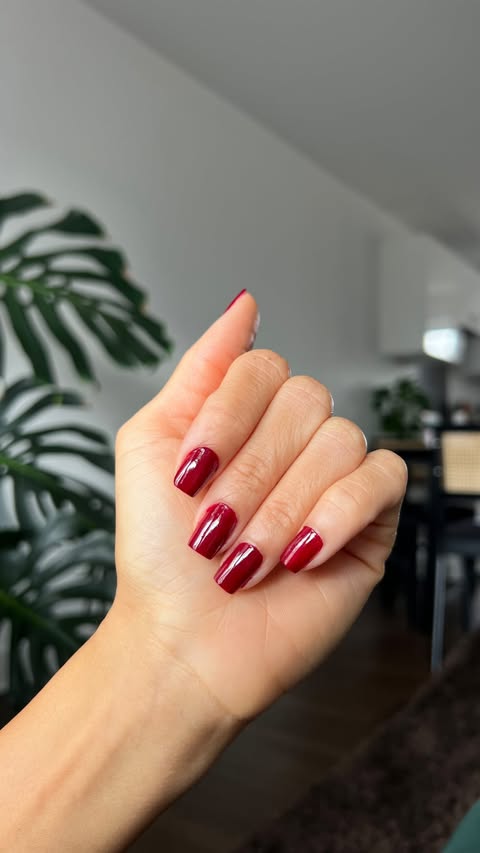 Instagram post by @abbieclemmings for Nails.INC. Caption reads: [...] nails or deep nails kinda girl? Using....