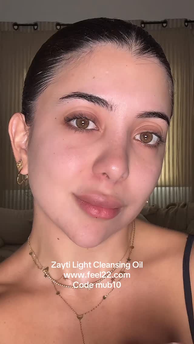 Instagram post by @makeupbrains for Feel22. Caption reads: [...] Light Cleansing Oil available on....