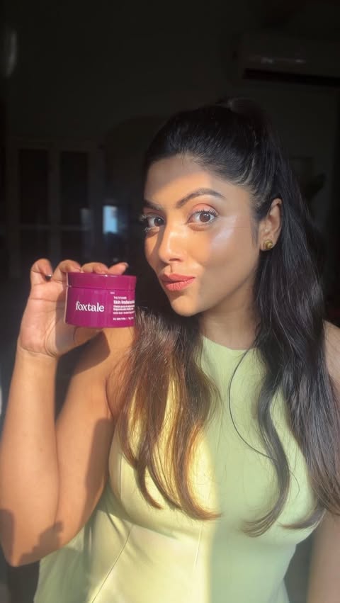 Instagram post by @shilpiisaha for Hoichoi. Caption reads: [...] influenced mid-episode of Meyebela on....