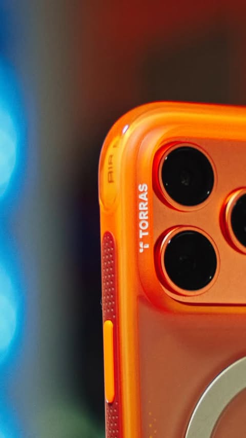 Instagram post by @levideantech for TORRAS. Caption reads: Torras Ostand Q3 Air - iPhone 17 Pro Max එකට [...].