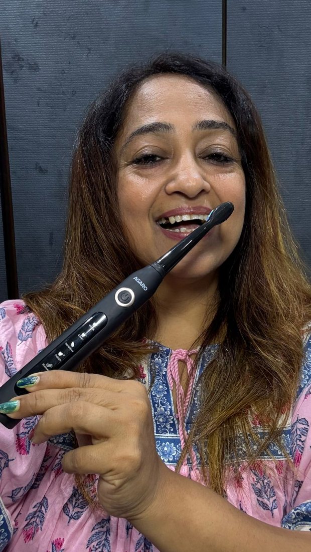 Instagram post by @simple_jain1 for AGARO Lifestyle. Caption reads: AGARO Cosmic Sonic Plus ✨
Deep cleansing, gentle....
