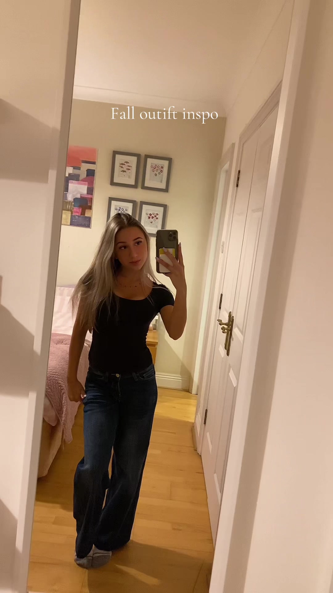 TikTok post by @kiz_r1 for MOOSLOVER. Caption reads: #mooslover #tiktokshop #ootd #casualfit #blacktop....