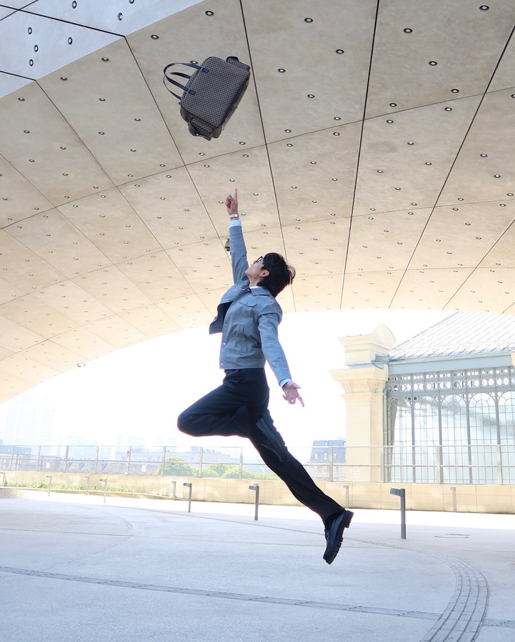 Instagram post by @_vanyvan_ for KARL LAGERFELD. Caption reads: WE DID IT FAM !
Reaching the new @karllagerfeld....