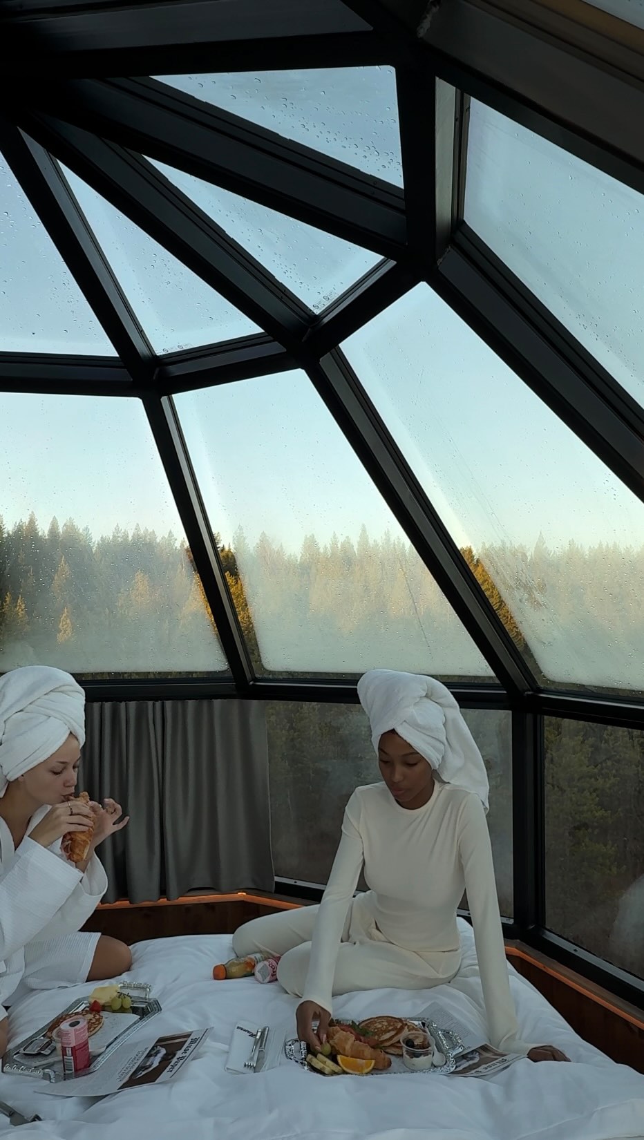 Instagram post by @ergibardhollari for balibody. Caption reads: Prep before a night out 😏 @balibody.