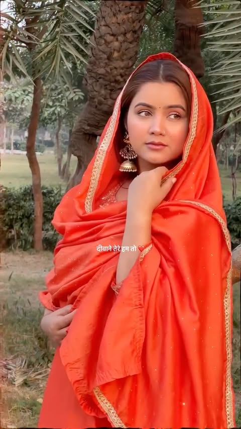 Instagram post by @pretty_shine5 for Navlik. Caption reads: Wearing- @navlik.in 
.
.
.
.
.
#ɴᴇᴡʀᴇᴇʟ.