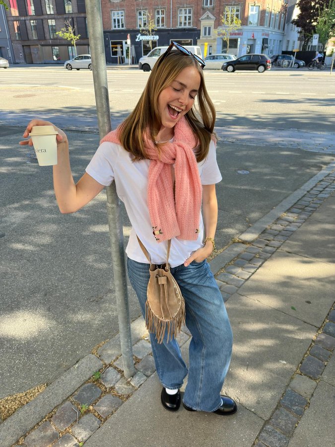 Instagram post by @karoliinejuul for Lollys Laundry. Caption reads: 😆 
 
 
 
 
 
*annoncetags.