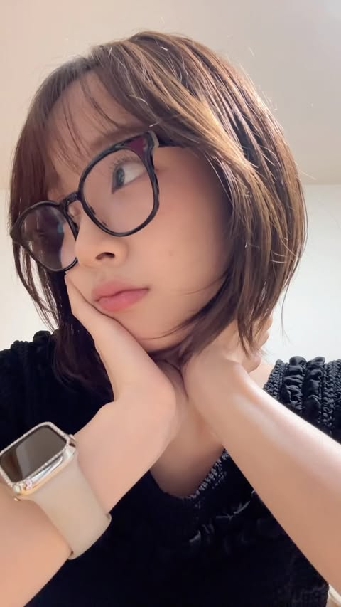 Instagram post by @erika_ebisawa for Owndays. Caption reads: it’s been a while👋🏻 短くなりました。 👓 #OWNDAYS #PR.