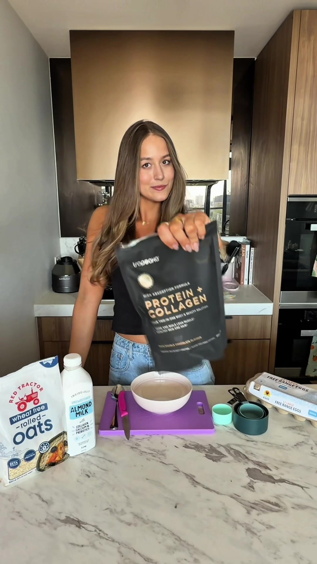 TikTok post by @sidney.benard for Tropeaka. Caption reads: [...] scrambled oats are way too good @Tropeaka🥣....