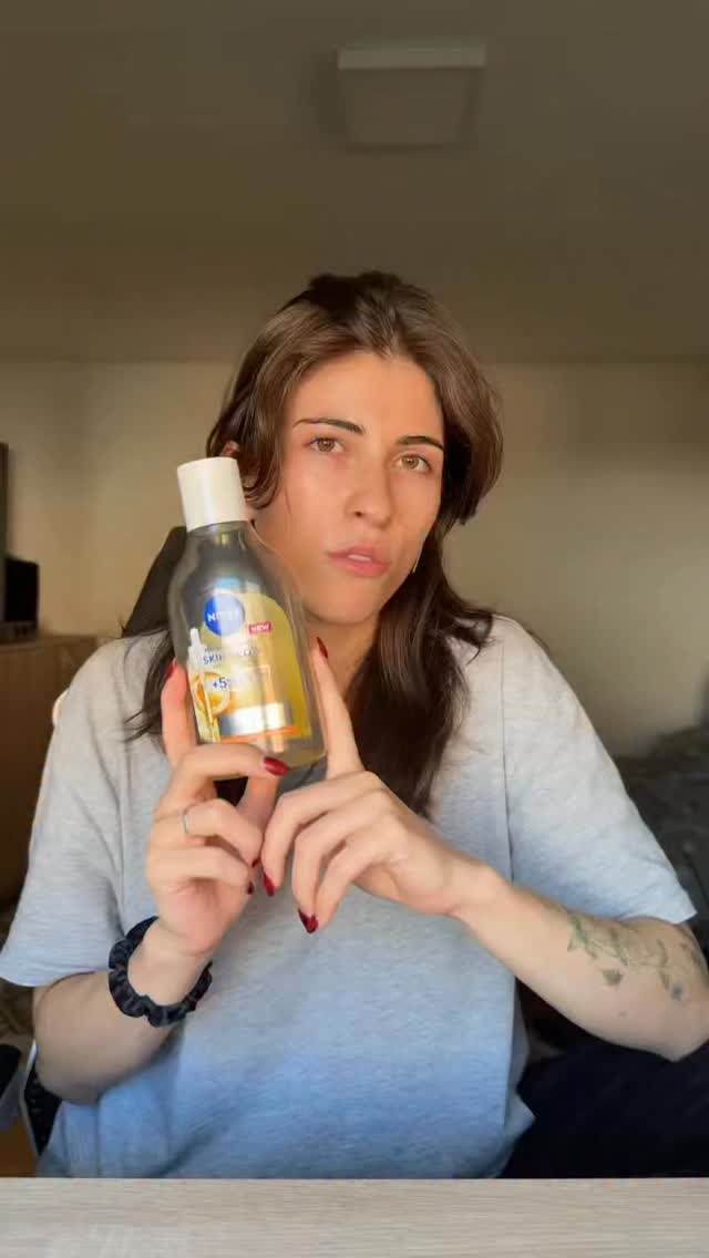 Instagram post by @adinaoanta for Nivea. Caption reads: Chiar sunt heppi✨că în sfârșit am făcut schimbarea....