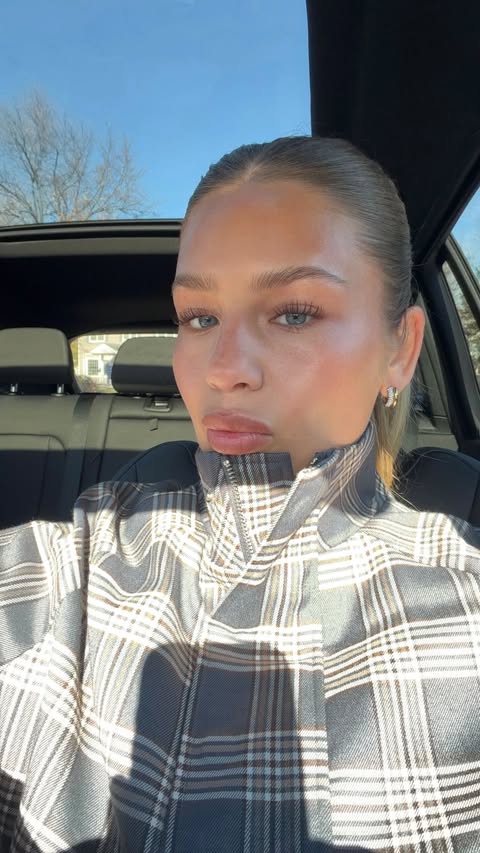 Instagram post by @ava_minaa for Amika. Caption reads: [...] hair washes just got that much easier @amika....