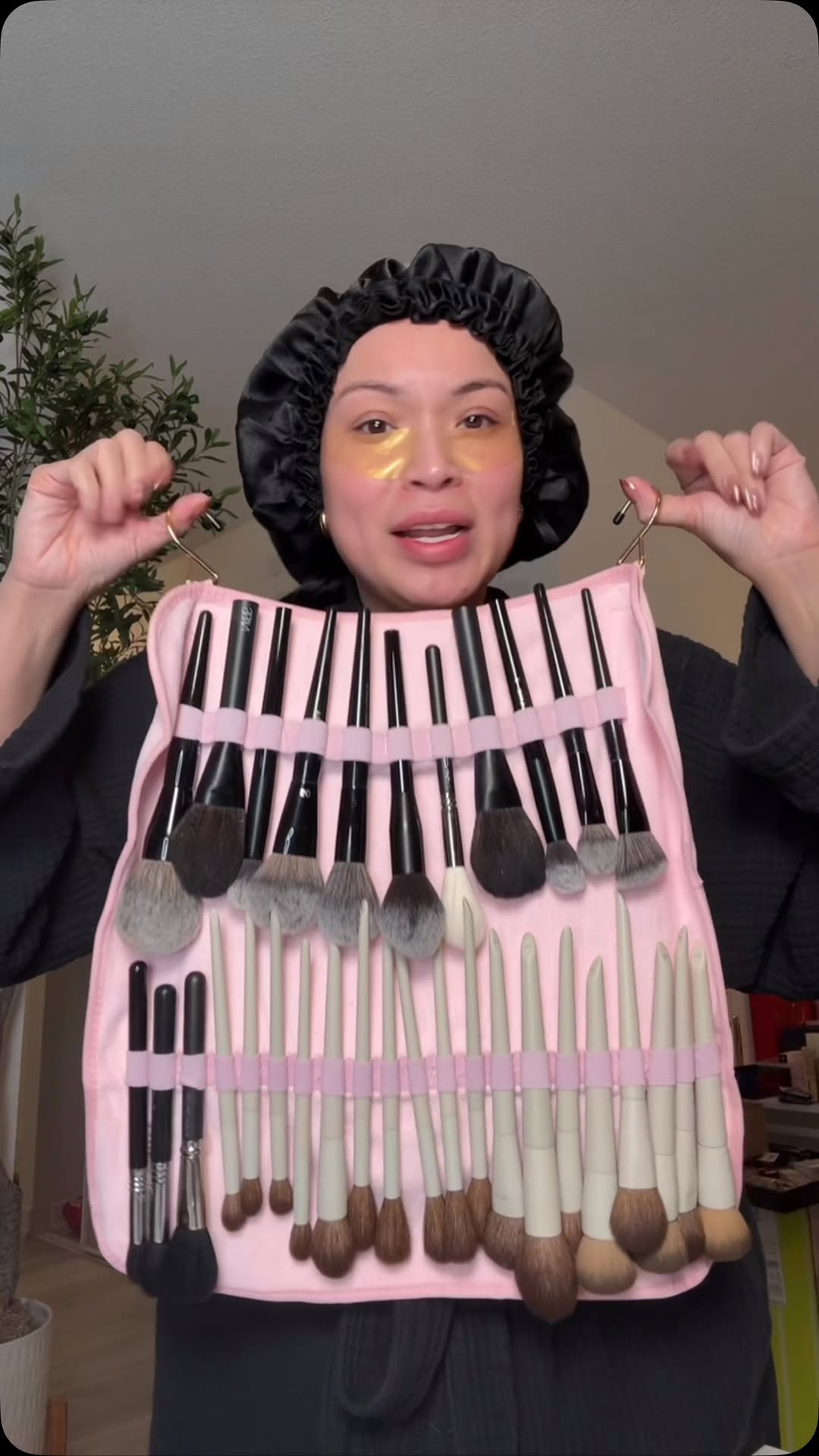 Instagram post by @glamzilla for Spectrum Collections. Caption reads: MY BEST BEAUTY FIND SO FAR THIS MONTH HEHEHEHEHEH....