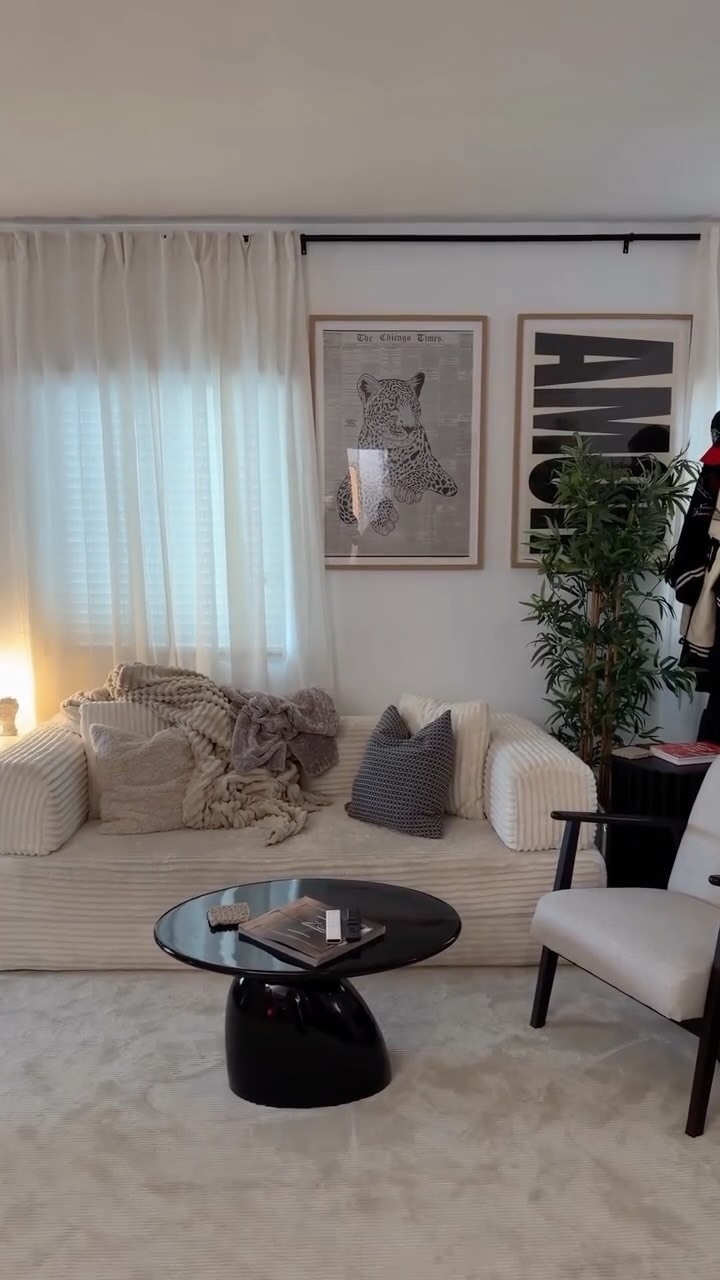 Instagram post by @laronlindsay for Revival. Caption reads: [...] coming from inside the house fs.

@revival....