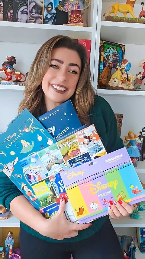 Instagram post by @saradisneygirl for Danilo Calendars. Caption reads: [...] a little treat off your order!

❄️....