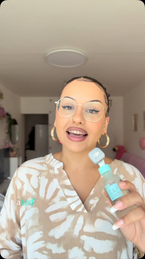 Instagram post by @miliedang for Hairburst. Caption reads: 🌸 Nezapomeň na kód: dang10 🌸 HAIRBURST.