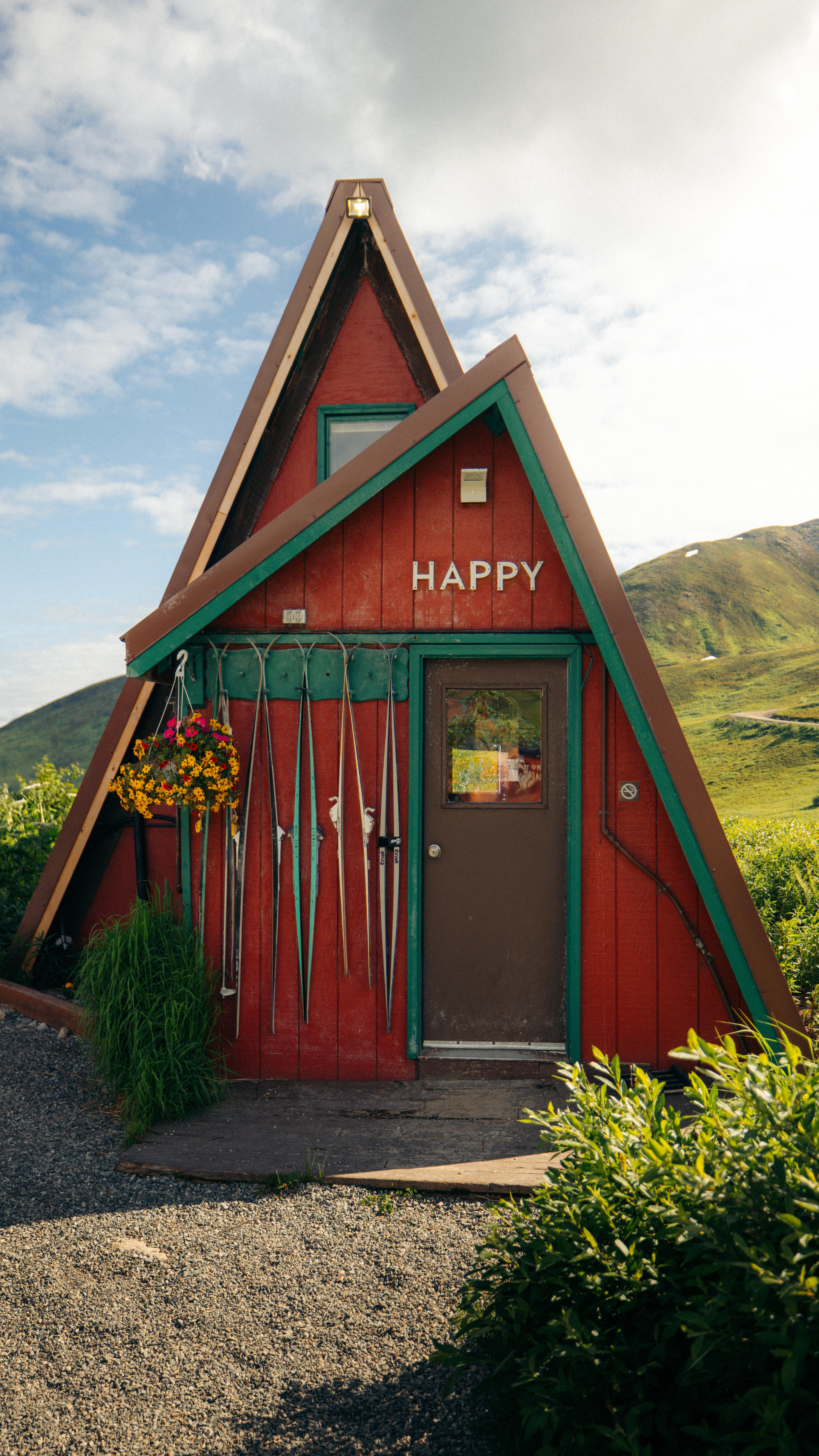 Instagram post by @marco.miglionico for Hertz. Caption reads: The Perfect 2-Week Alaska Itinerary 
(Visiting 5....