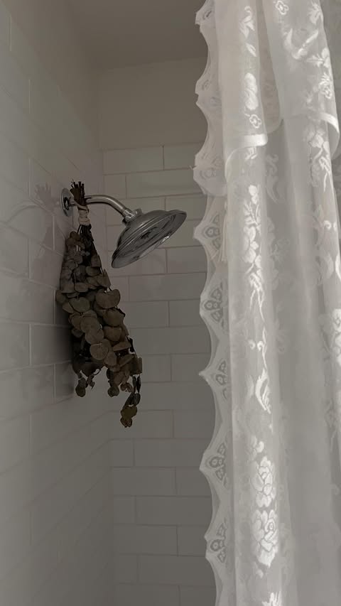 Instagram post by @oliveinjc for Clorox. Caption reads: [...] was due for a proper cleaning. Using Clorox....