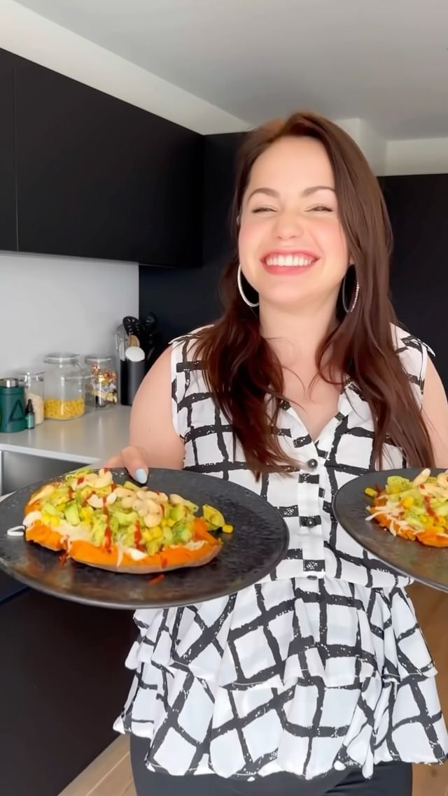 Instagram post by @christina.haenni for justspices. Caption reads: Mein Signature Gericht für euch 😍🥰 Von mir....