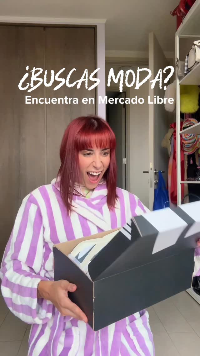 Instagram post by @lauriturri for Mercado Libre. Caption reads: ¡Chiquillas si les gusta matchear outfit con su....