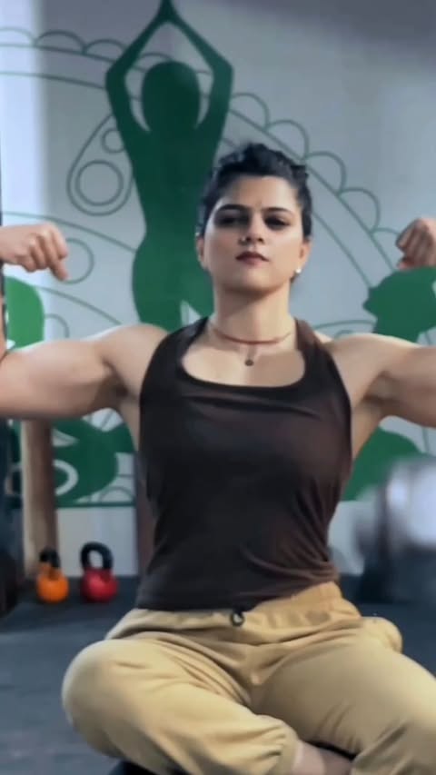 Instagram post by @radhikapookie for MuscleBlaze. Caption reads: Kya bola ? *MARD* ? 🥸 @muscleblaze USE MY CODE....