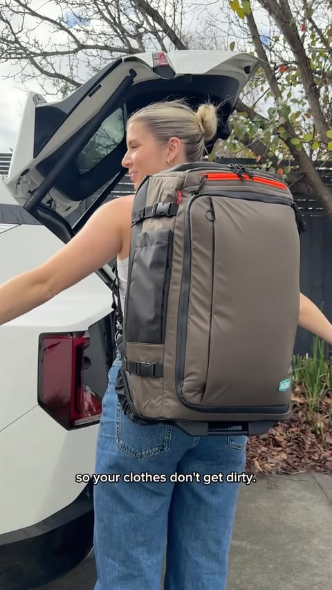 Instagram post by @becklomas for Bagsmart. Caption reads: [...] SUCH a difference. I’ve been using my....