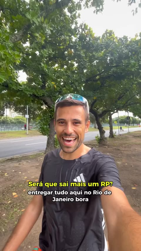 Instagram post by @gbpozzo for adidas Running. Caption reads: [...] vai dar +1 RP? 👀🔥 @adidasbrasil....