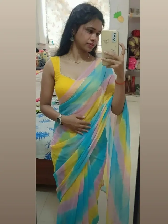 Instagram post by @beautykarsh_ for RVCJ Media. Caption reads: #sareelove.