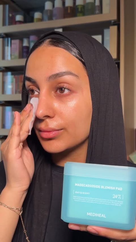 Instagram post by @sarah.a.makeup for Mediheal. Caption reads: [...] have to have great skin prep! ad I use....