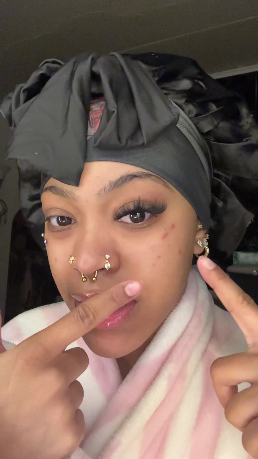TikTok post by @isaa.lailani for Zanlufly Beauty. Caption reads: @zanlufly Beauty 💕 TUTORIAL VIDEO HAS BEEN POSTED....