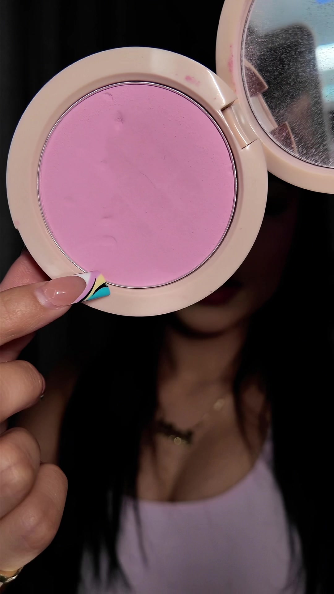 TikTok post by @yx.leslie for Beauty Creations México. Caption reads: My everyday baby pink blush 🤭💖 @Beauty Creations....