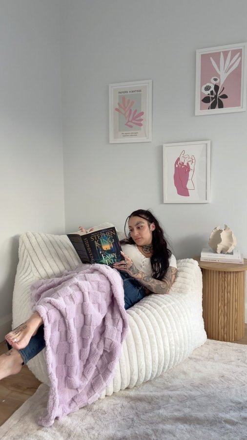 Instagram post by @mylittlelottie_ for Fy!. Caption reads: The perfect chill space with @fy.shop their....