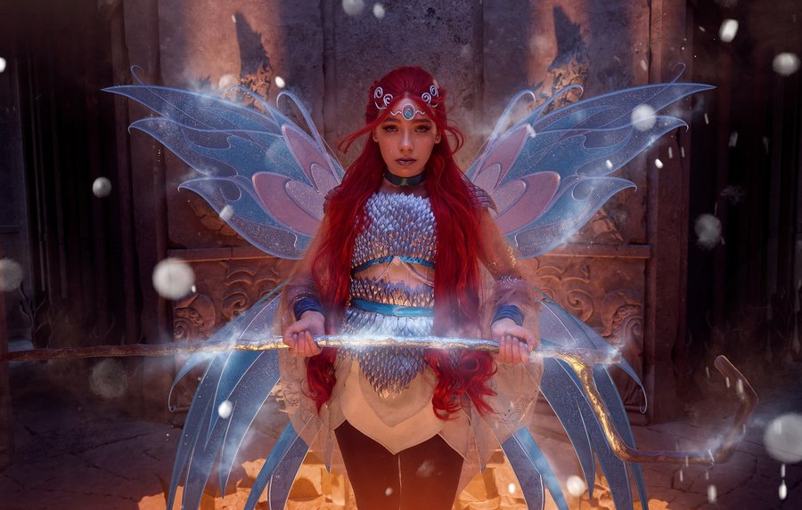 Instagram post by @selin_cosplay_ for Winx Club. Caption reads: [...] Bloom: @selin_cosplay_ #winx #winxclubedit....